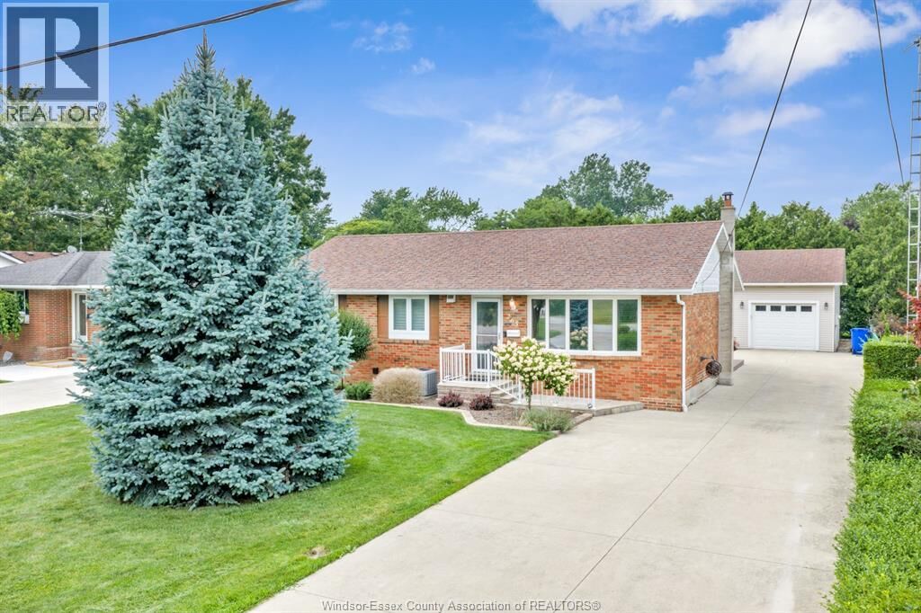 Property Photo:  265 Fairview Avenue East  ON N9M 2R4 