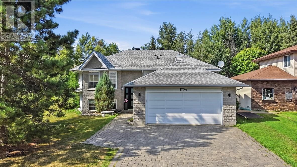 Property Photo:  1704 Agincourt Avenue  ON P3A 5Y1 