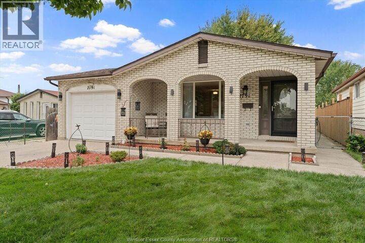 Property Photo:  2791 Garvey Crescent  ON N8W 4W7 
