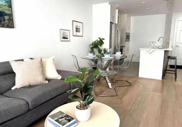 Property Photo:  1119 Vidal Street 2nd Floor  BC V4B 3T4 