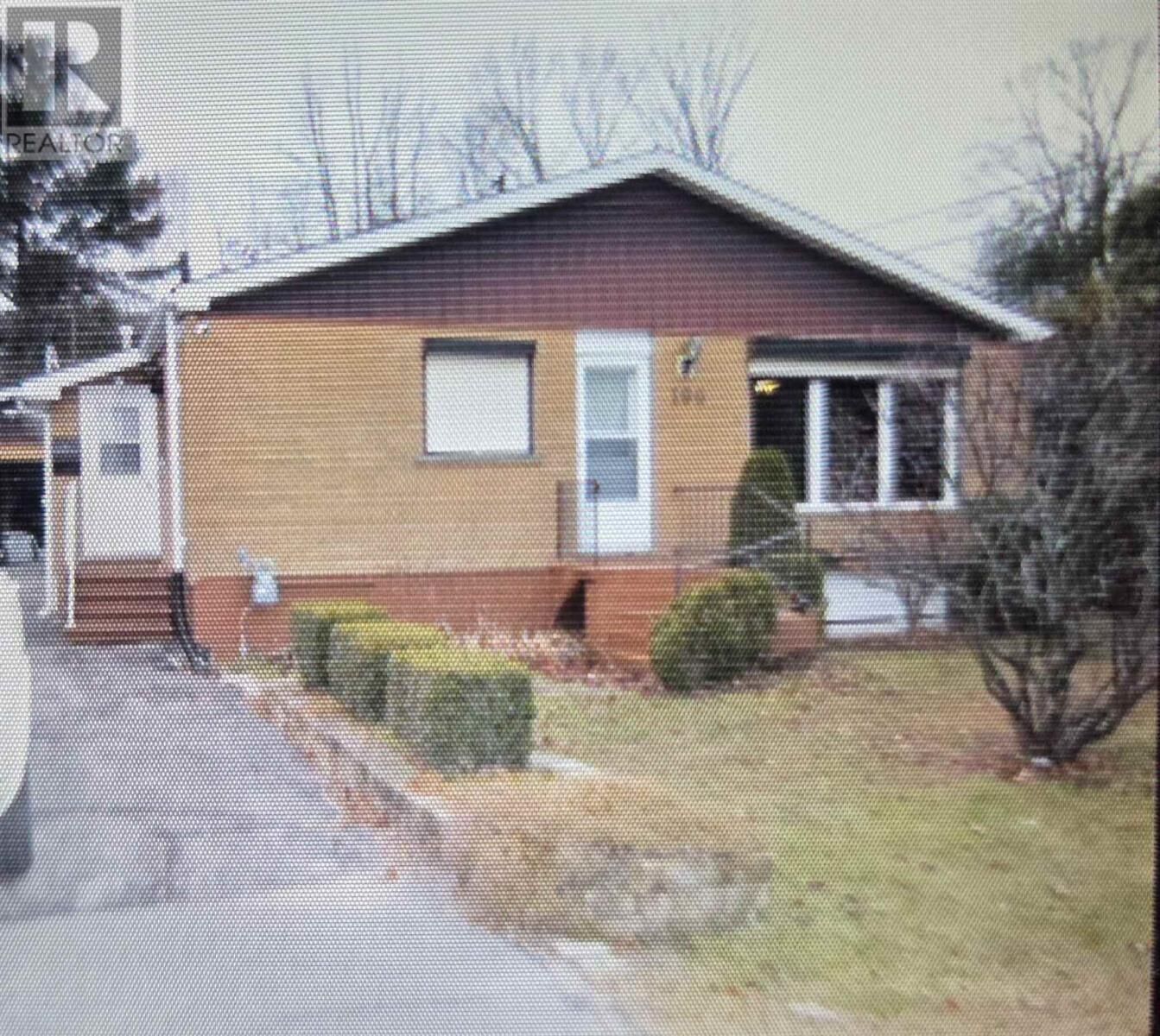 Property Photo:  190 Axmith Ave  ON P5A 1C1 