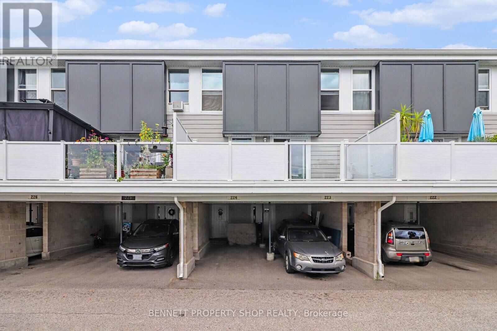 Property Photo: 3445 Uplands Drive 224 ON K1V 9N6