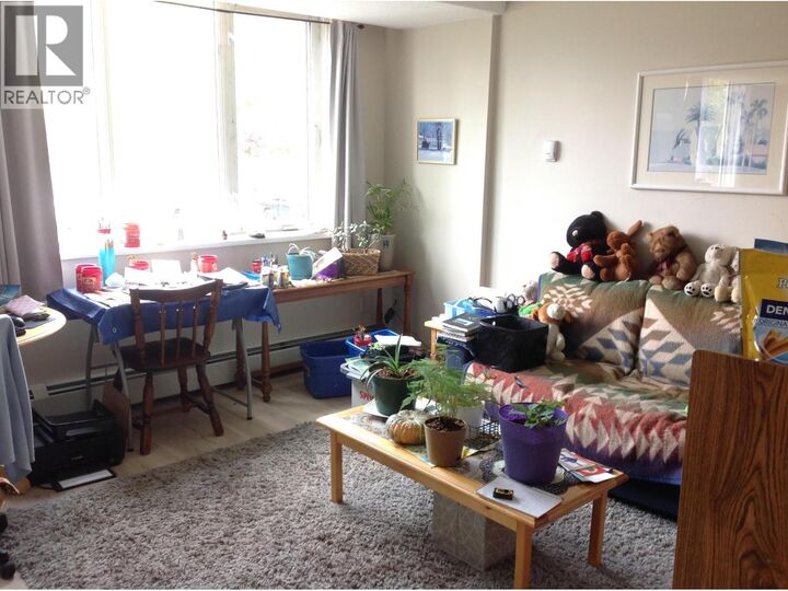 Property Photo: 1501 Queensway Street 206 BC V2L 1L5