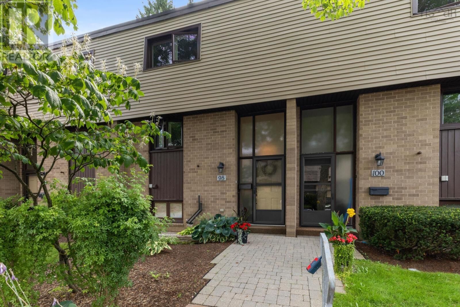 Property Photo:  98 Forestside Crescent  NS B3M 1M4 