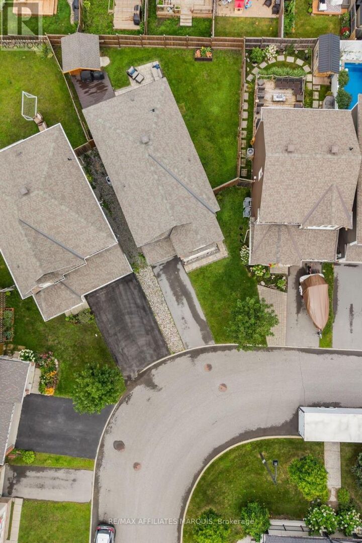 Property Photo: 14 Sweetbay Circle ON K2S 0W8