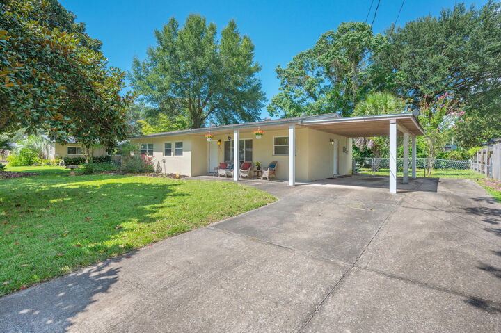 Property Photo:  211 Anderson Drive  FL 32569 