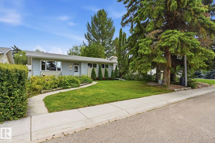Property Photo: 14 Brampton Street AB T7X 1G1