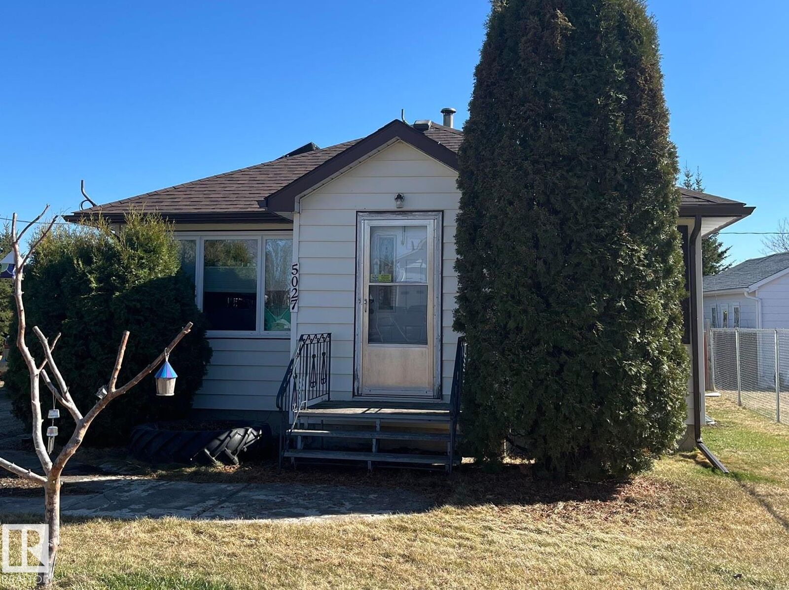 Property Photo: 5027 49 Ave AB T0A 3L0