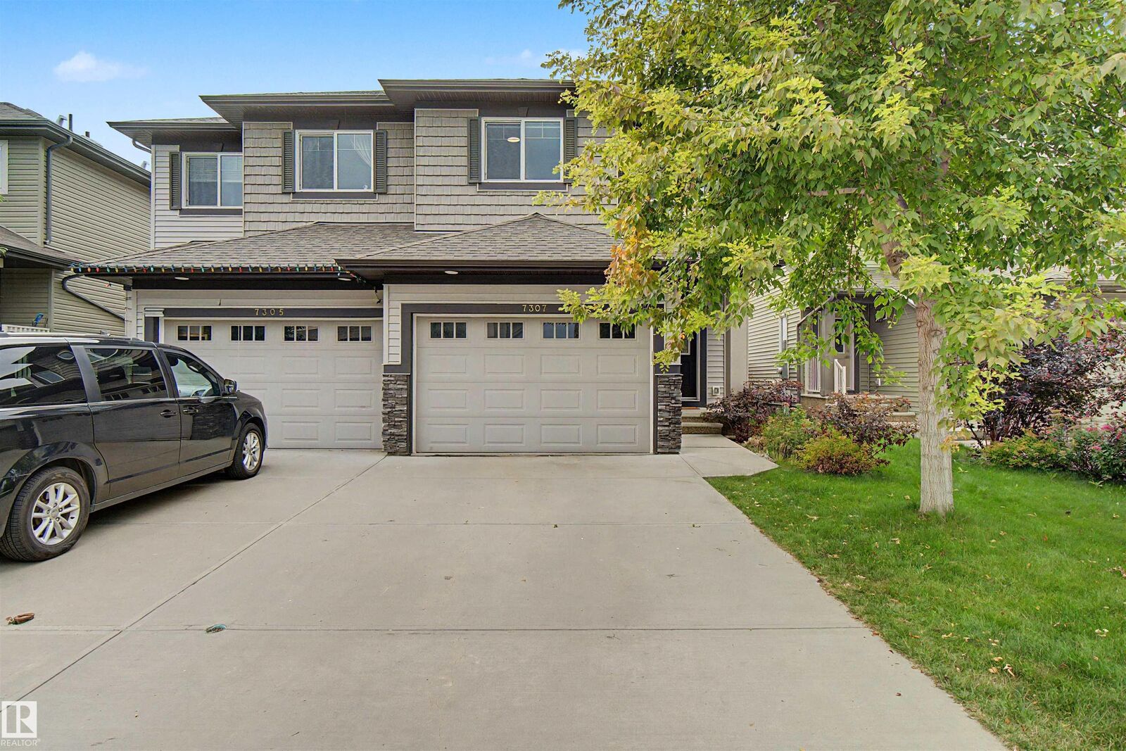 Property Photo:  7307 Armour Crescent SW  AB T6W 2S2 