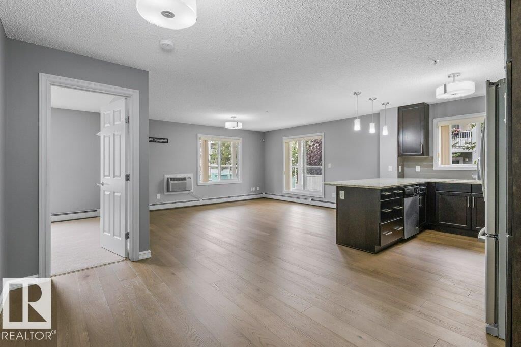 Property Photo:  2203 44 Avenue NW 117  AB T6T 0T1 