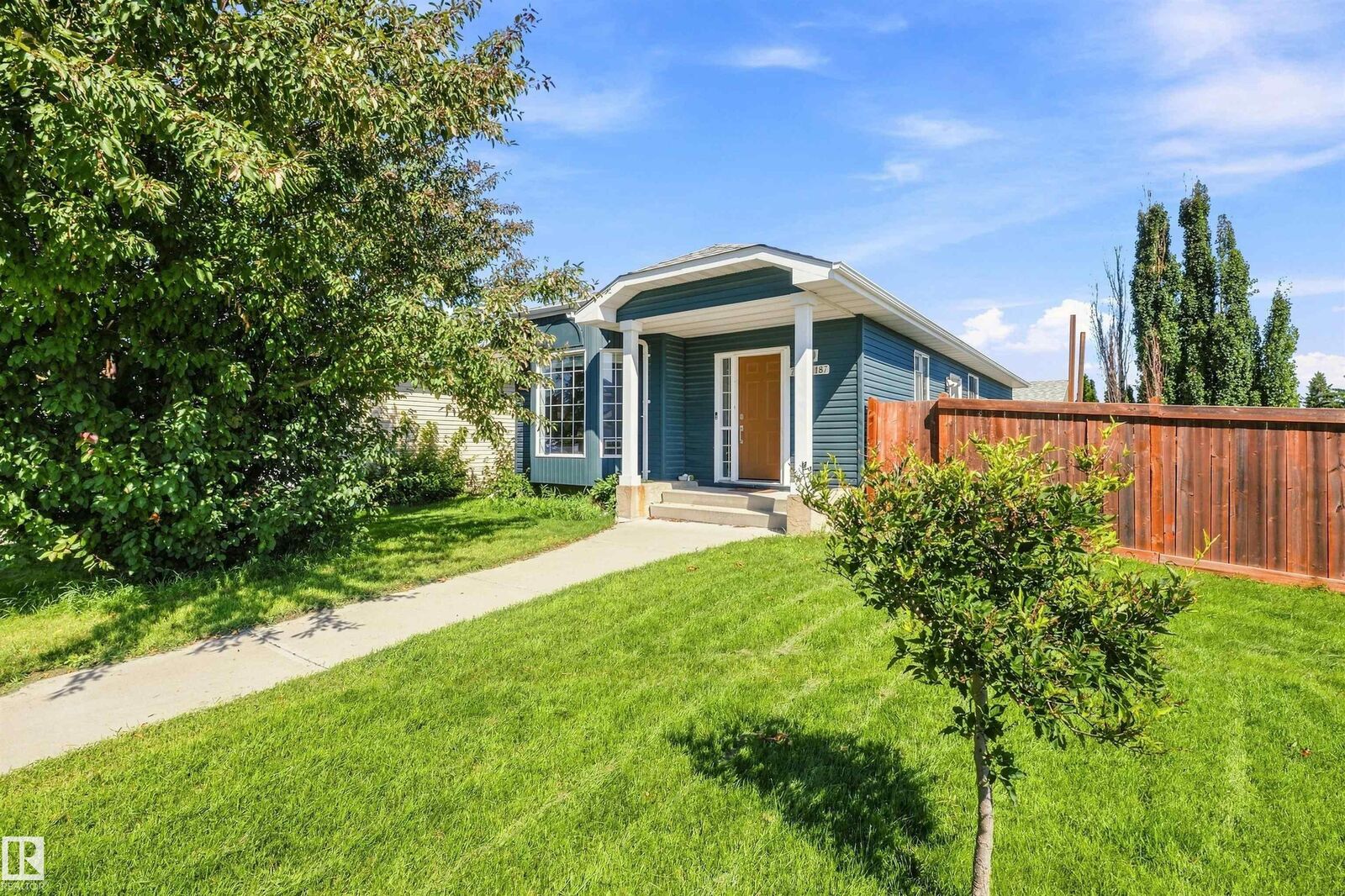 Property Photo:  7407 187 Street NW  AB T5T 5W4 