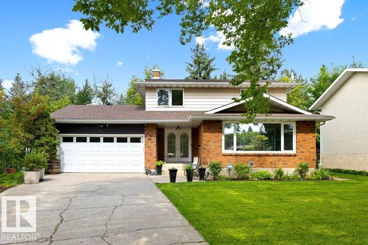 Property Photo: 2 Greenwood Place AB T8N 2H5