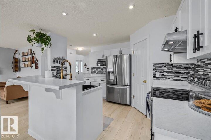Property Photo: 19040 47 Avenue NW AB T6M 2V6