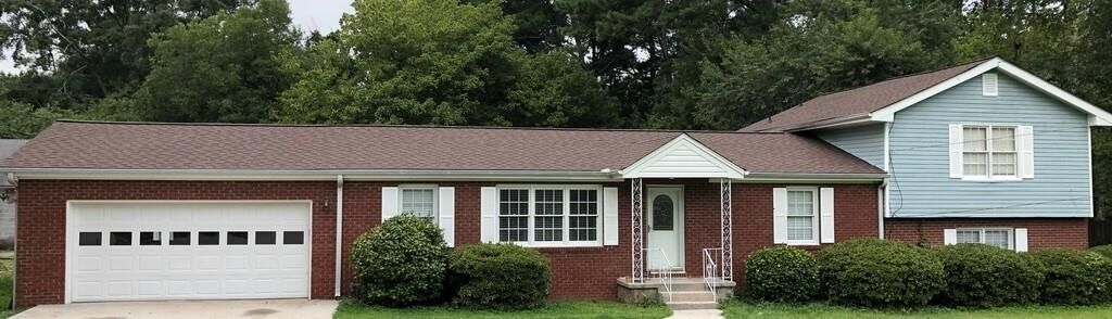 Property Photo: 1579 Rockbridge Road GA 30087