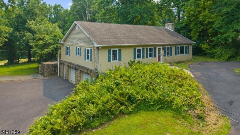 Property Photo:  3 Walden Rd  NJ 08848 