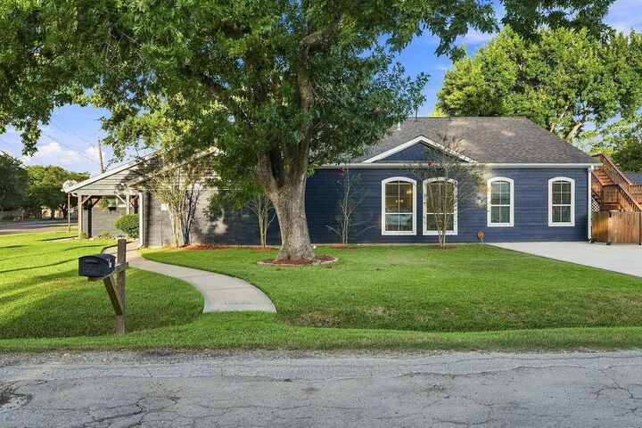 Property Photo:  5701 Melody Lane  TX 77539 