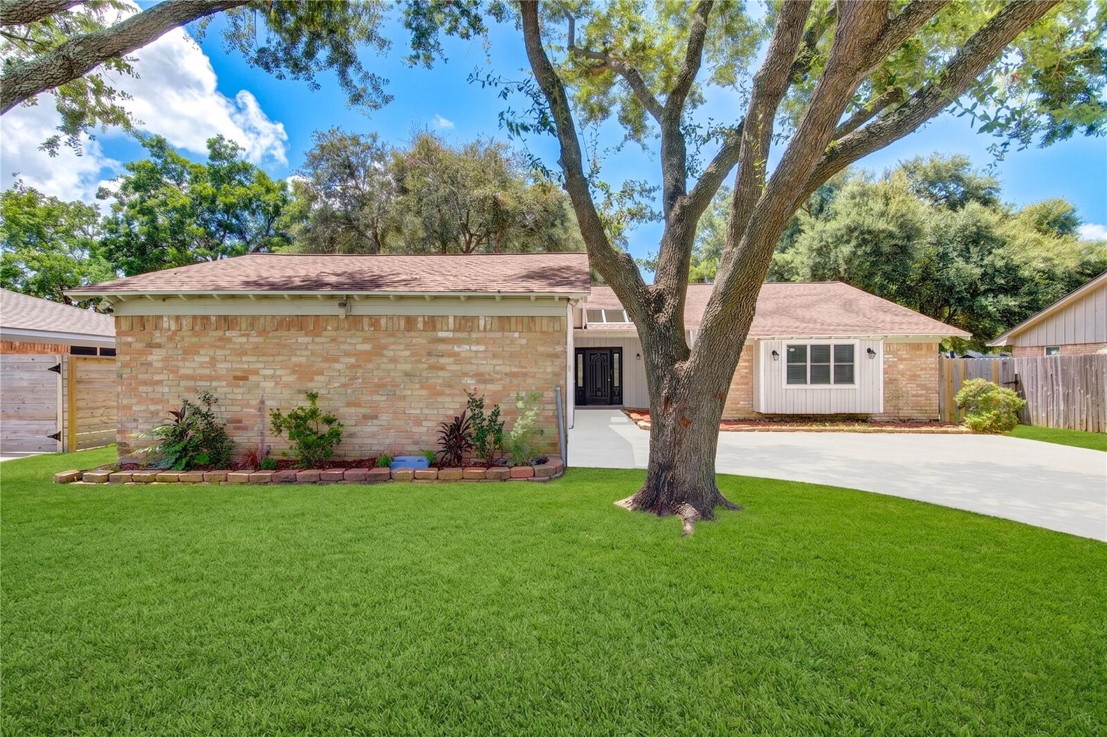 Property Photo:  2537 N 21st Avenue N  TX 77590 