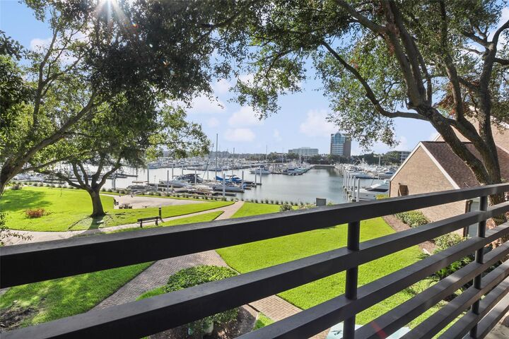 Property Photo: 2017 Enterprise Avenue TX 77573