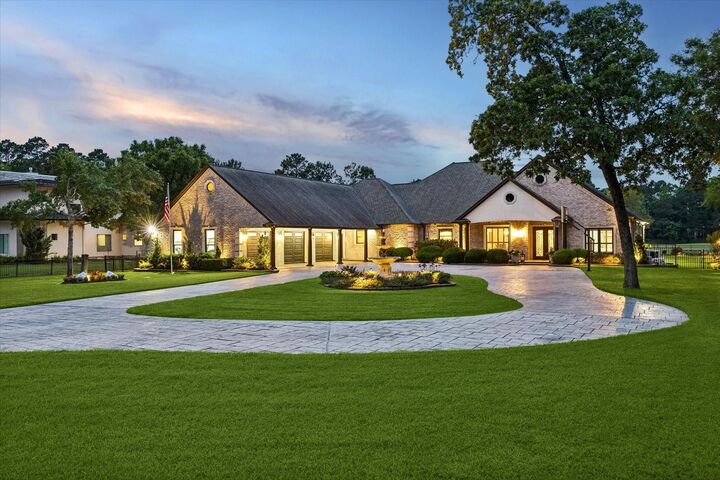 Property Photo:  9426 Deer Path Lane  TX 77354 
