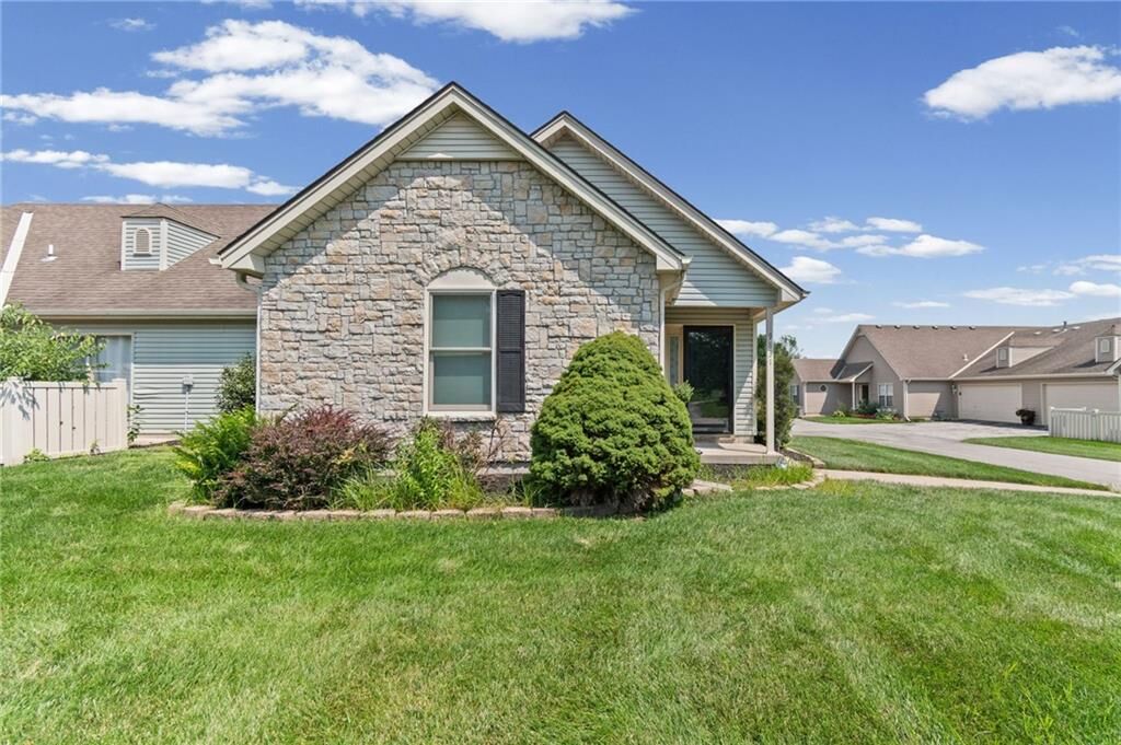 Property Photo:  9831 N Potter Avenue  MO 64157 
