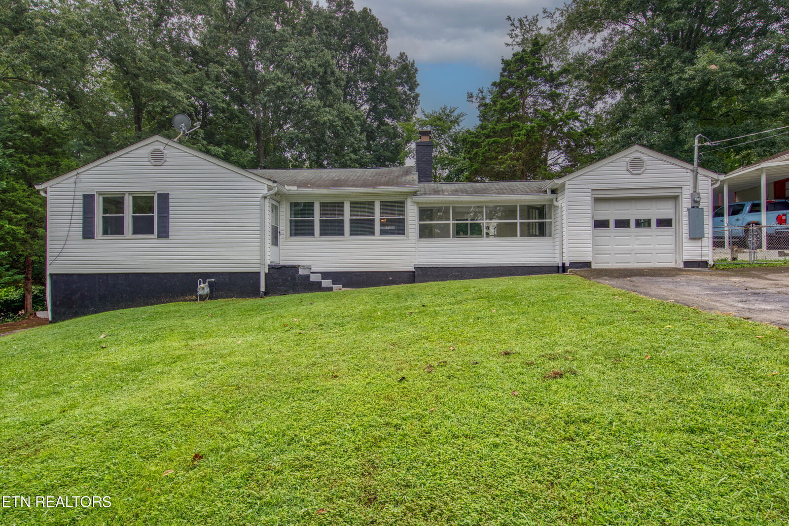 Property Photo: 1806 Westchester Drive TN 37918