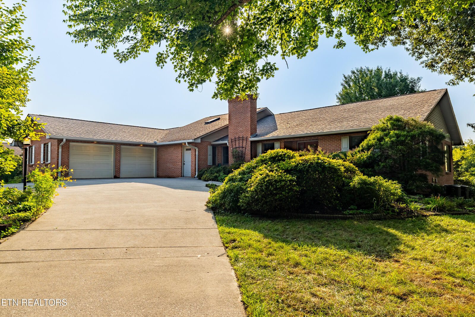 Property Photo: 128 N Panoscenic Drive TN 37803