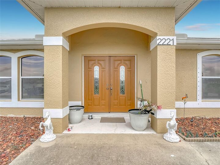 Property Photo: 2221 SW 3rd Avenue FL 33991