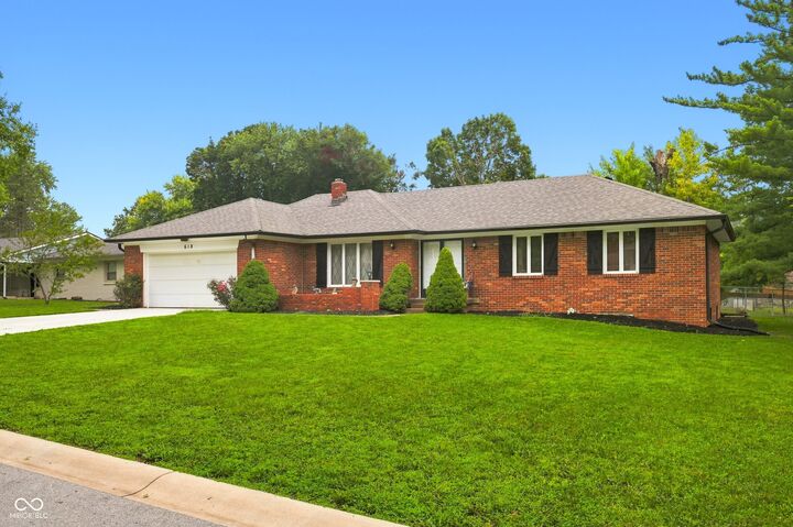 Property Photo:  618 Brookview Drive  IN 46142 