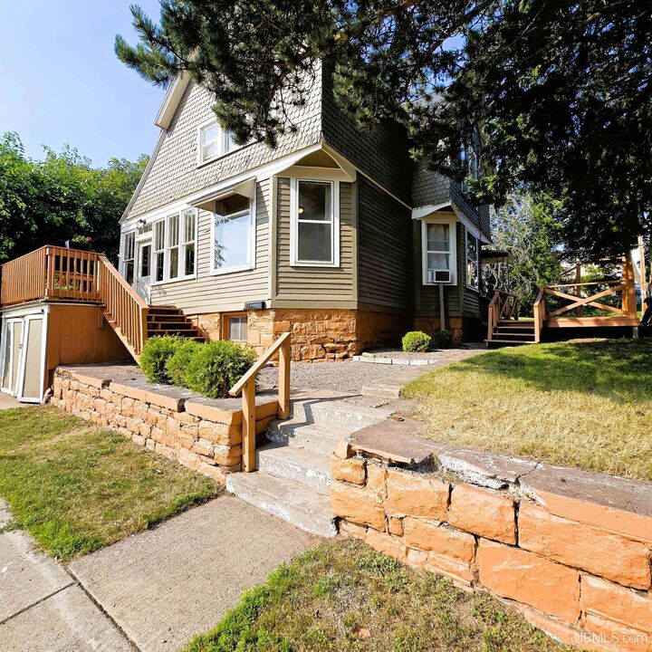 Property Photo:  1027 S Lincoln Drive  MI 49930 