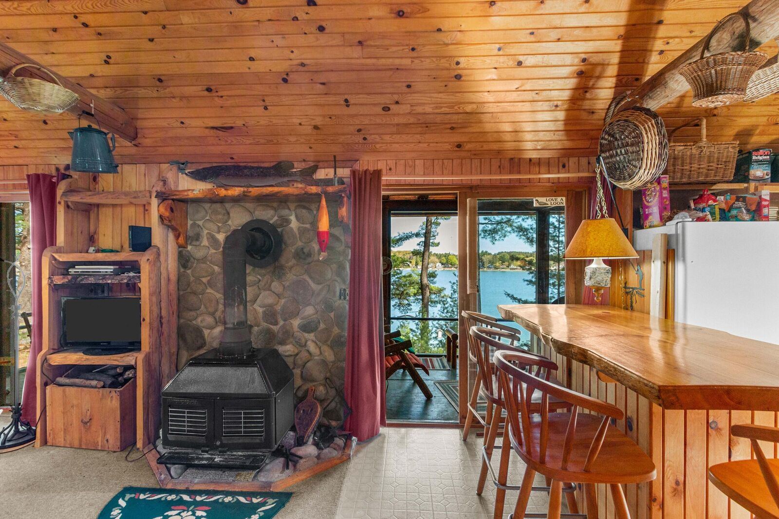Property Photo: W13490 S Pleasant Rd WI 54930