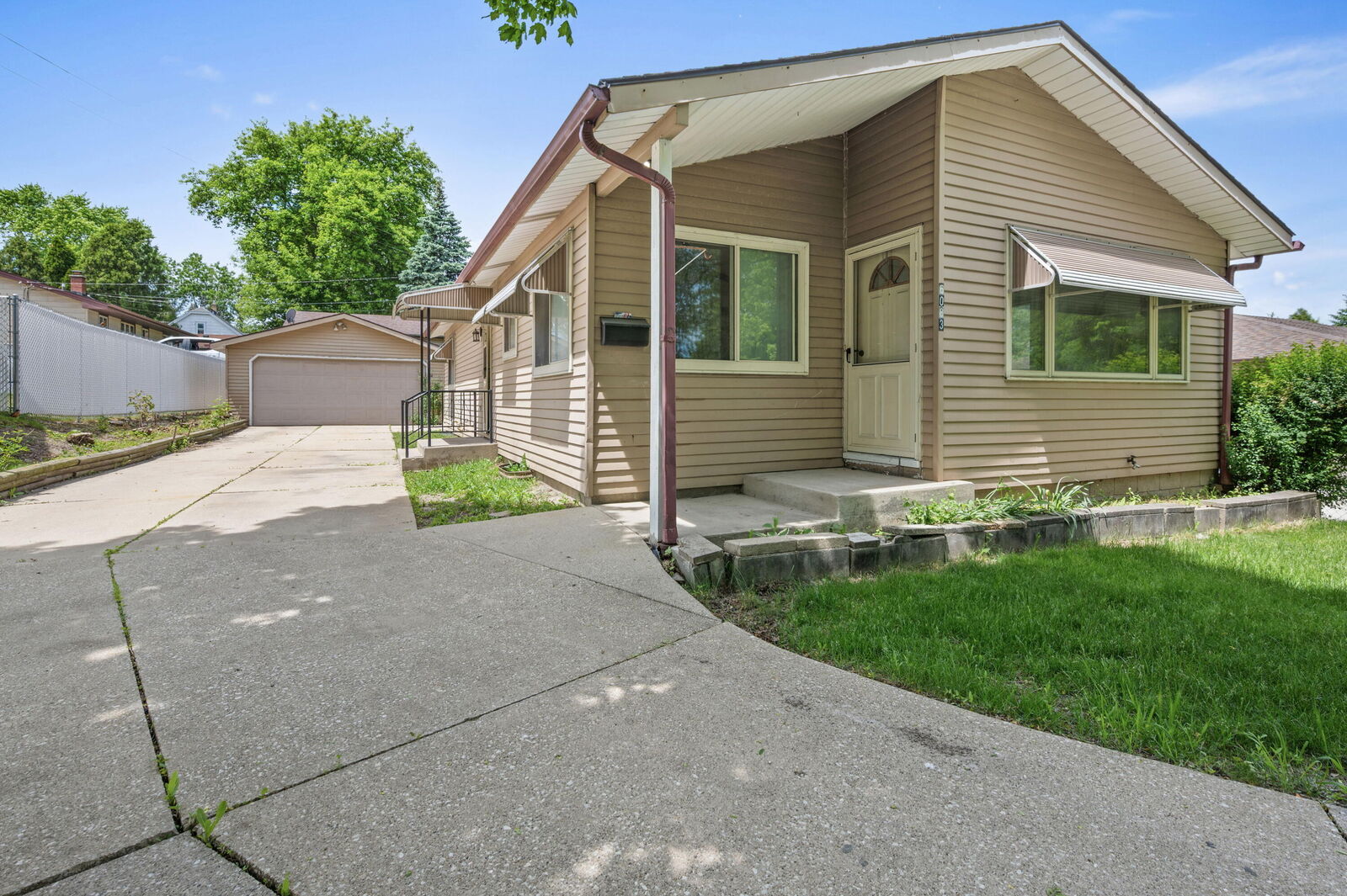 Property Photo:  6083 S 20th St  WI 53221 