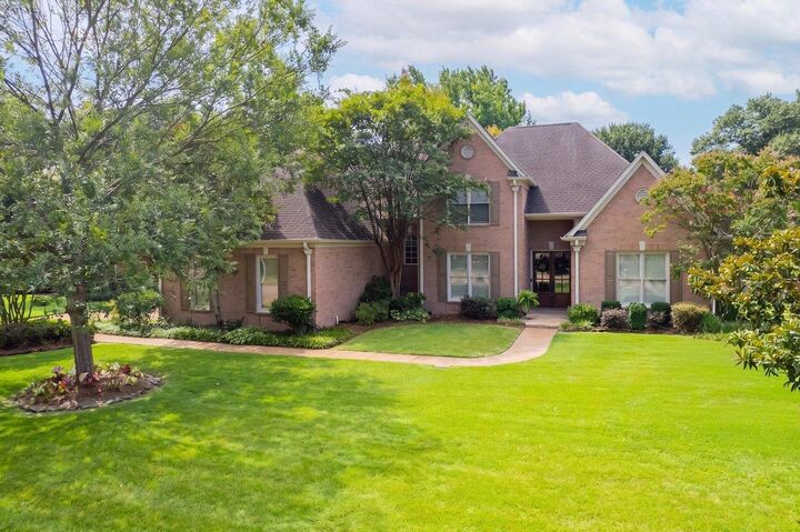 Property Photo: 9027 E Grovelawn Cv TN 38139