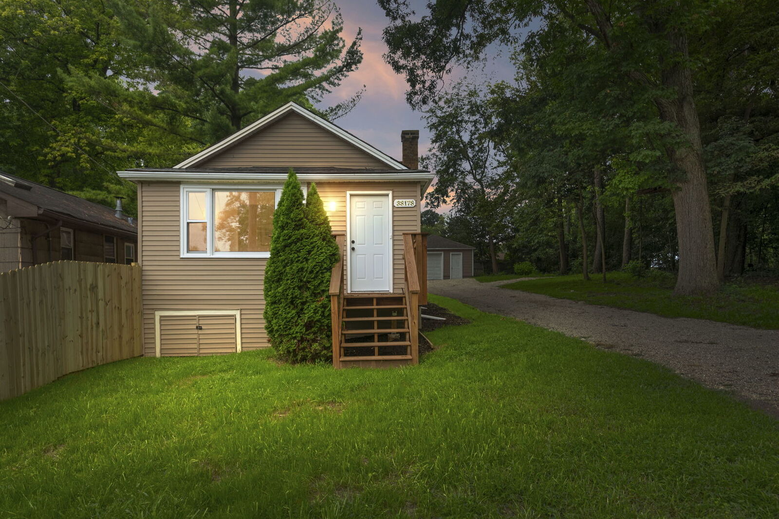 Property Photo: 38178 N 1st Avenue IL 60081