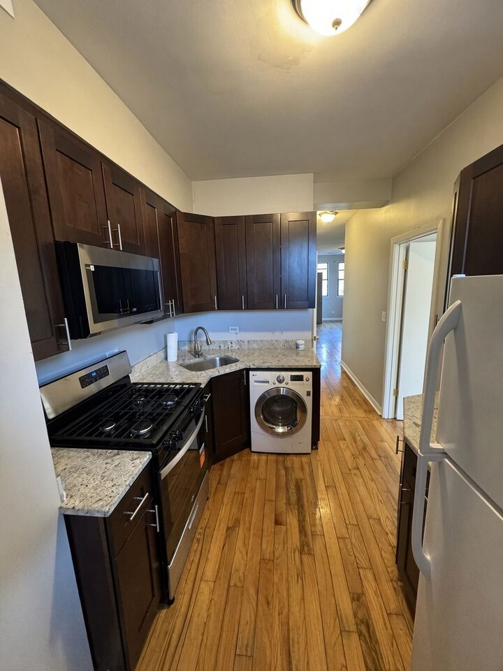 Property Photo:  1538 W Monroe Street 3  IL 60607 