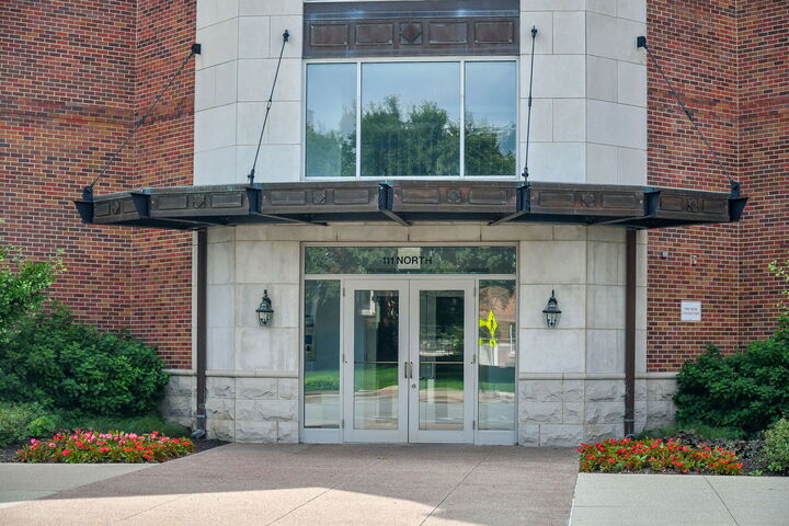 Property Photo: 111 N Wheaton Avenue 103 IL 60187