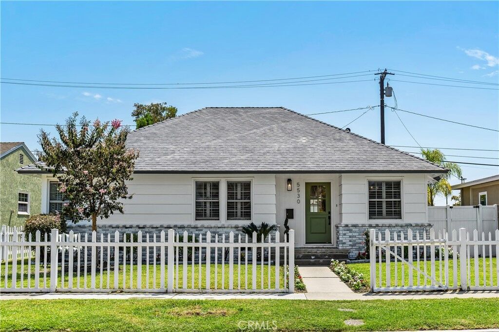 Property Photo:  5530 E Pageantry  CA 90808 