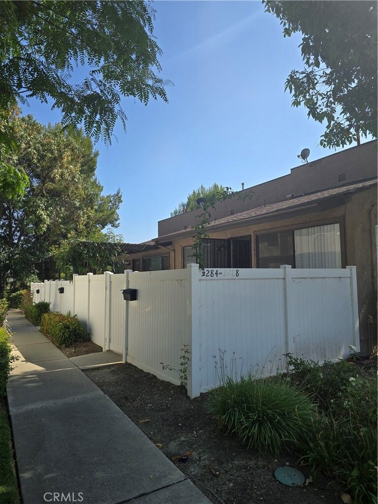 Property Photo:  2288 Loma Alta Drive 6  CA 92833 