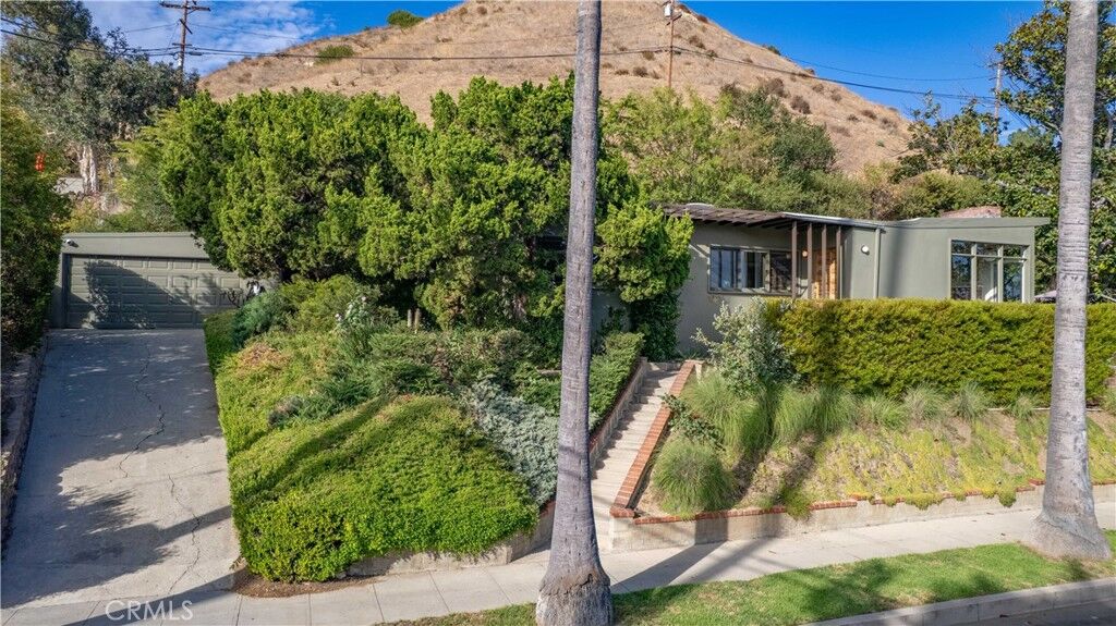 Property Photo:  1011 W Mountain  CA 91202 