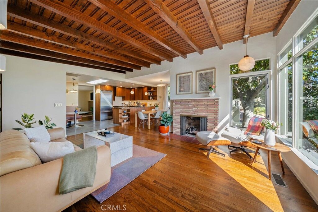 Property Photo: 1011 W Mountain CA 91202