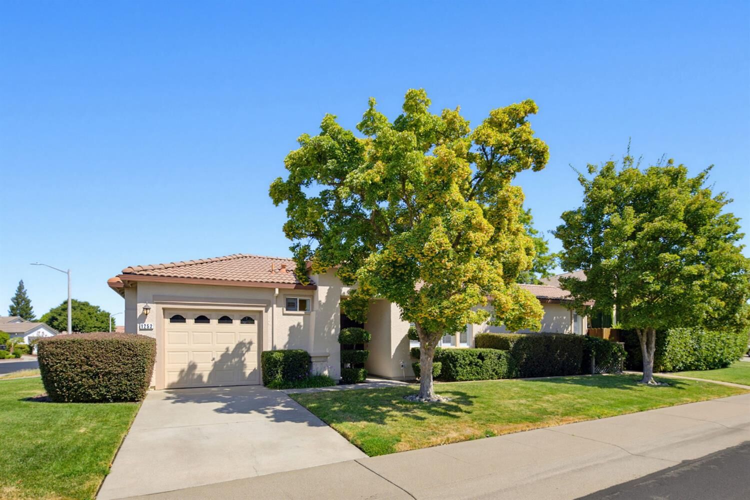 Property Photo:  1252 Formby Way  CA 95747 