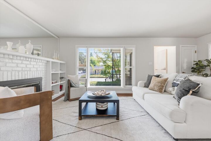 Property Photo:  52 Coloma Way  CA 95819 