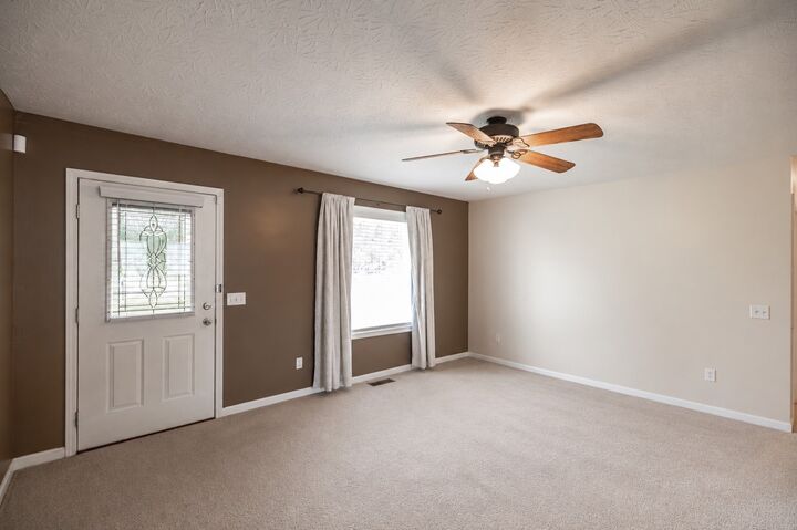 Property Photo:  1008 E Evelyn Ct  TN 37148 
