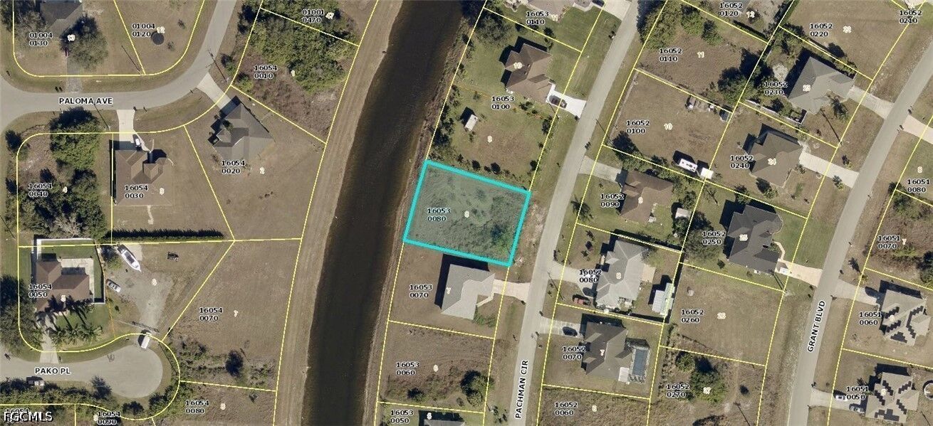 Property Photo:  560 Pachman Circle  FL 33974 