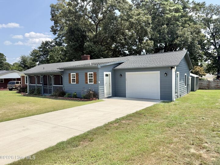 Property Photo: 206 Crestwood Drive NC 28580