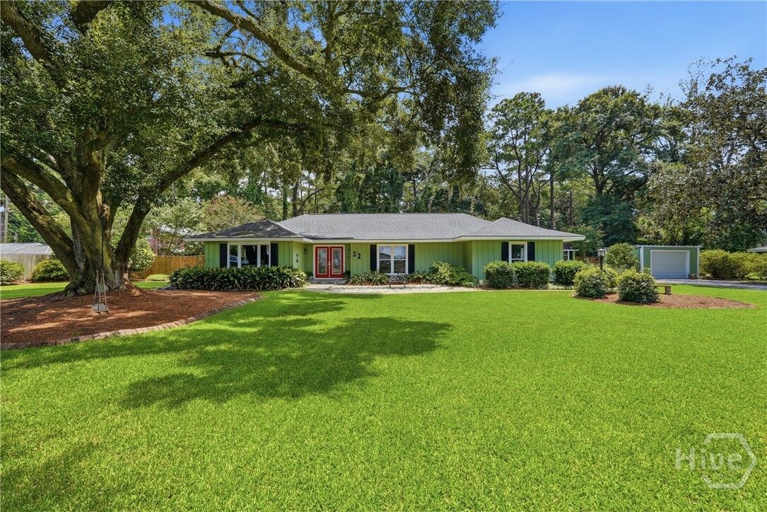 Property Photo:  32 Falligant Avenue  GA 31410 