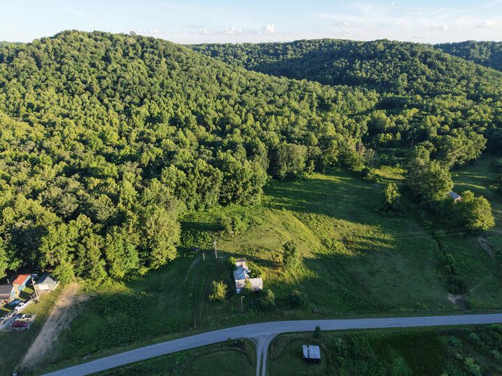 Property Photo:  2319 Beechy Creek Road  KY 41189 