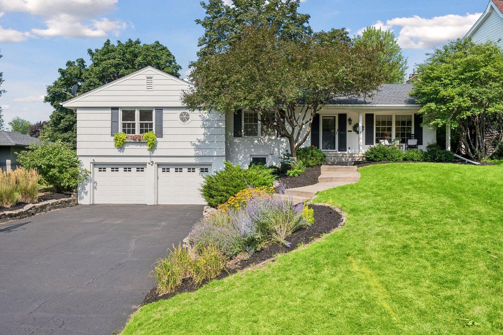 Property Photo: 5272 Lochloy Drive MN 55436