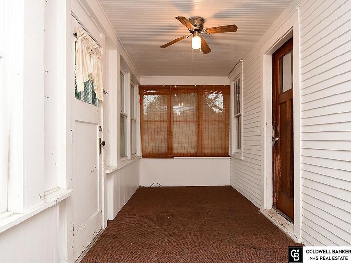 Property Photo: 612 W 24th Avenue NE 68005