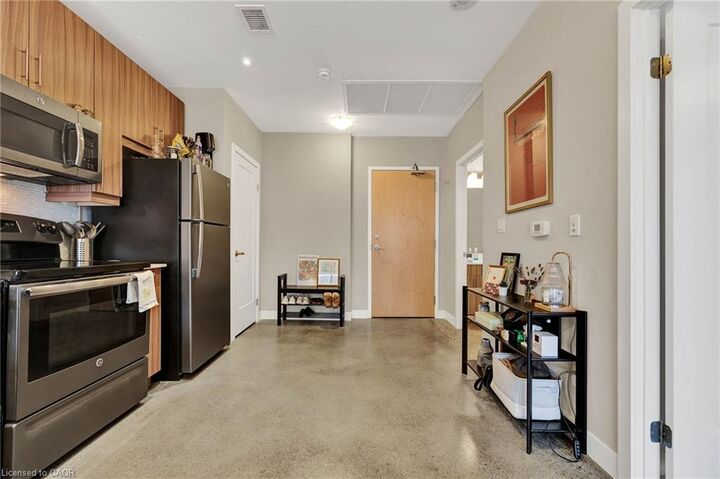 Property Photo: 1 Victoria Street S 812 ON N2G 0B5