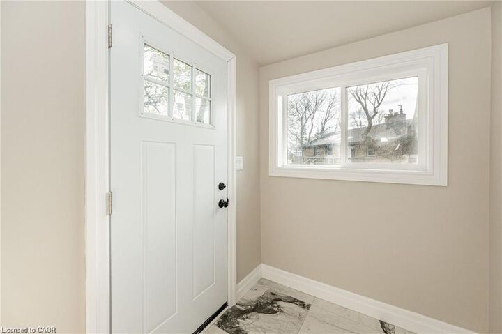 Property Photo:  13 Hatton Drive 2  ON L9G 2H5 